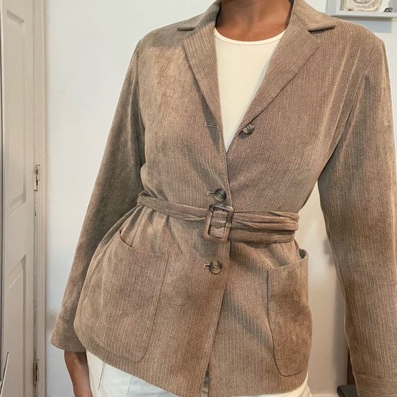 Brown blazer jacket and cream top - Picture 10 of 10